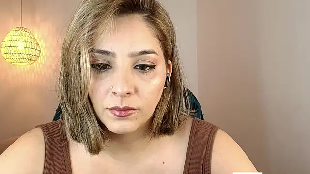 Snapshot of YummyAnna_ chatting on 06-12-26, 07:57 YummyAnna online show from 06-12-26, 07:57