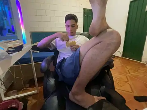 Max TheHorseDick online show from 03-18-26, 05:49