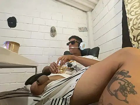 Max TheHorseDick online show from 07-22-26, 08:55