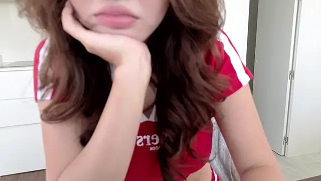 TammiLou online show from 03-25-26, 01:28