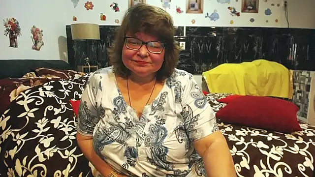 Snapshot of SweetMommaX chatting on 03-15-26, 02:12 SweetMommaX online show from 03-15-26, 02:12