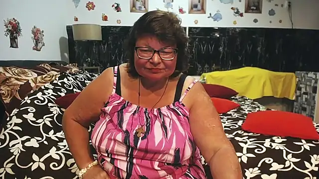 Snapshot of SweetMommaX chatting on 03-31-26, 06:41 SweetMommaX online show from 03-31-26, 06:41