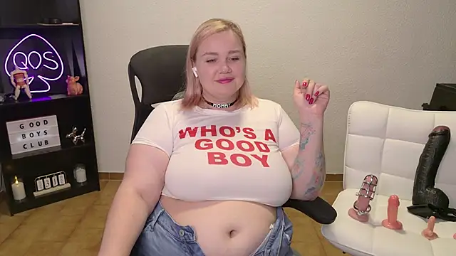 Snapshot of MargotGrey chatting on 05-31-26, 03:19 MargotGrey online show from 05-31-26, 03:19