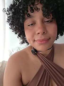 Snapshot of Electric_bae chatting on 02-16-26, 02:13 Electric bae online show from 02-16-26, 02:13