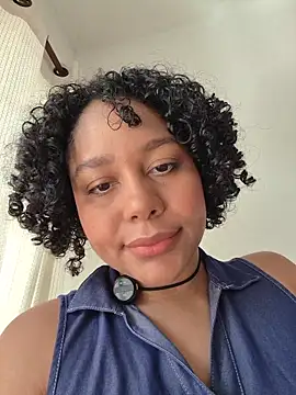 Snapshot of Electric_bae chatting on 02-17-26, 02:13 Electric bae online show from 02-17-26, 02:13