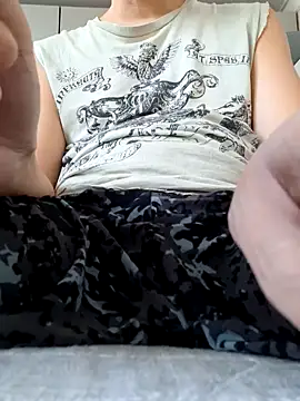 Snapshot of Ssk10N chatting on 10-28-25, 07:56 Ssk10N online show from 10-28-25, 07:56