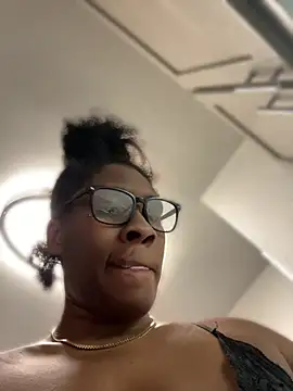 Foreignthababyy online show from 04-22-26, 03:13