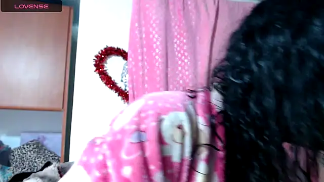 Snapshot of Bekkakinky chatting on 01-05-25, 02:30 Bekkakinky online show from 01-05-25, 02:30