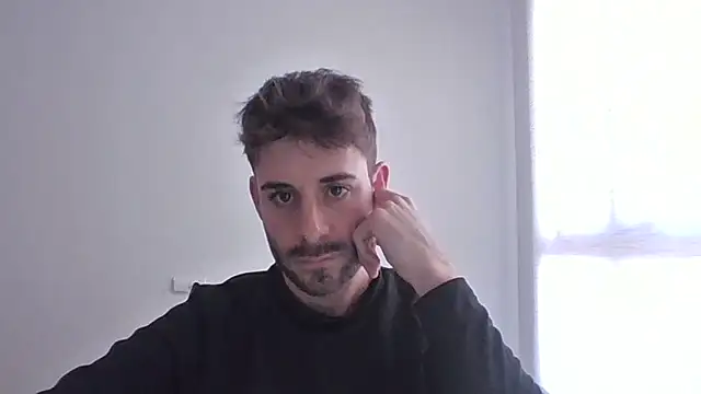 Snapshot of vargas90 chatting on 02-06-26, 11:24 vargas90 online show from 02-06-26, 11:24