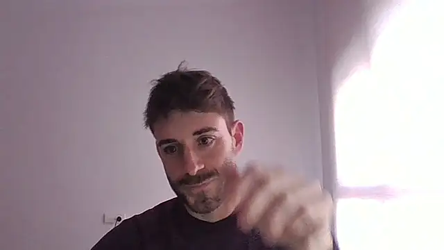 Snapshot of vargas90 chatting on 02-12-26, 12:11 vargas90 online show from 02-12-26, 12:11