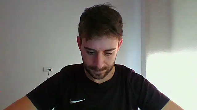 Snapshot of vargas90 chatting on 03-06-26, 10:34 vargas90 online show from 03-06-26, 10:34