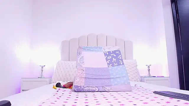 raven lilith  online show from 10-31-25, 03:18