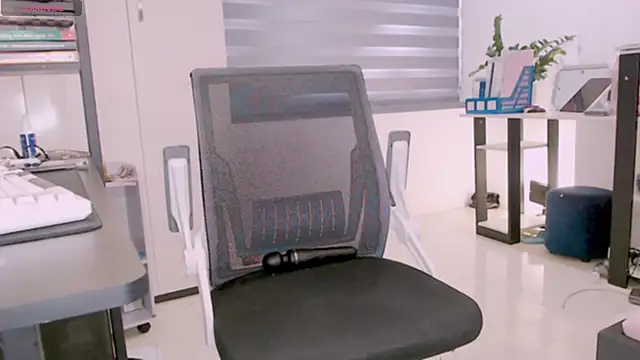 Shyn   online show from 11-02-25, 02:47