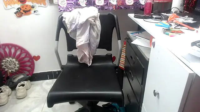 karlythothxh online show from 09-27-25, 07:13