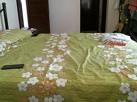 Snapshot of Slim_India chatting on 06-18-26, 03:29 Slim India online show from 06-18-26, 03:29