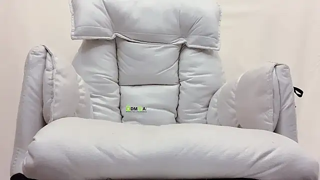 Snapshot of Tw_Zoella chatting on 02-24-26, 01:42 Tw Zoella online show from 02-24-26, 01:42