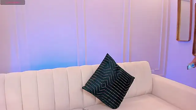 Snapshot of LindseyCox chatting on 02-13-25, 08:55 LindseyCox online show from 02-13-25, 08:55