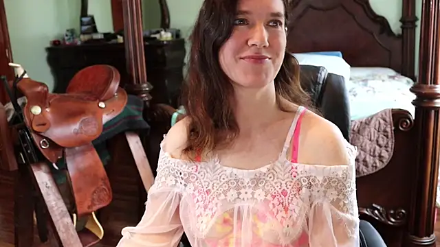 Snapshot of thornburyrose chatting on 03-15-25, 07:16 thornburyrose online show from 03-15-25, 07:16