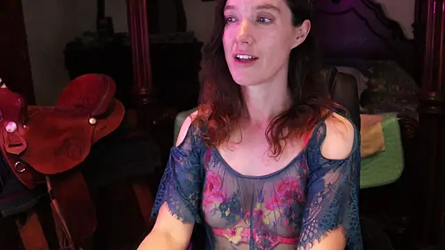 Snapshot of thornburyrose chatting on 09-26-25, 01:42 thornburyrose online show from 09-26-25, 01:42