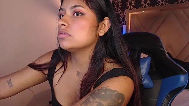 ChantalPetit online show from 04-10-26, 07:18