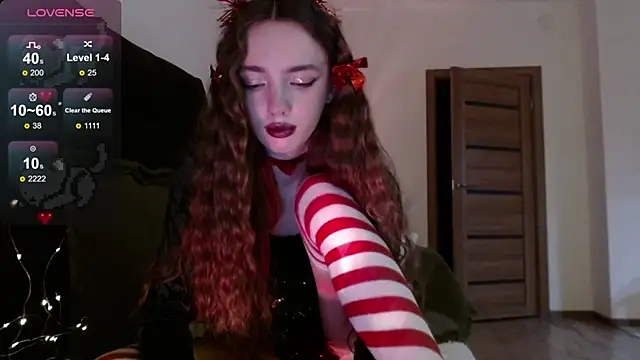 Snapshot of Weeissy chatting on 12-25-24, 11:10 Weeissy online show from 12-25-24, 11:10