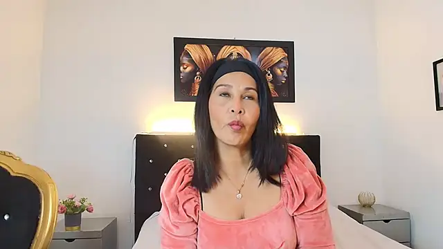 Snapshot of Shanon_mature chatting on 06-11-26, 07:23 Shanon mature online show from 06-11-26, 07:23