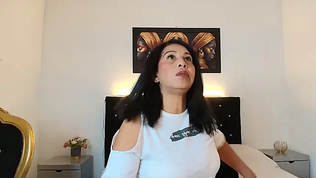 Snapshot of Shanon_mature chatting on 06-12-26, 07:35 Shanon mature online show from 06-12-26, 07:35