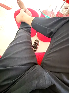 chaunguyen1993 online show from 12-21-25, 07:26