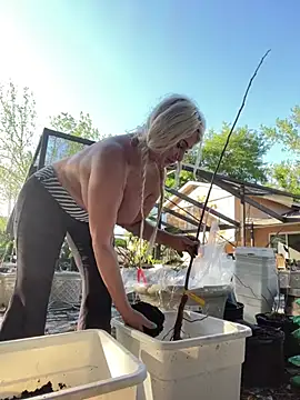 ADRIANNA FOX online show from 03-20-26, 10:25