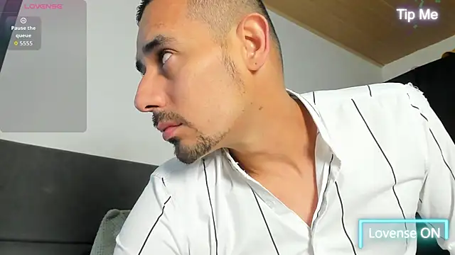 Snapshot of jhonyalzate2 chatting on 04-28-26, 02:27 jhonyalzate2 online show from 04-28-26, 02:27