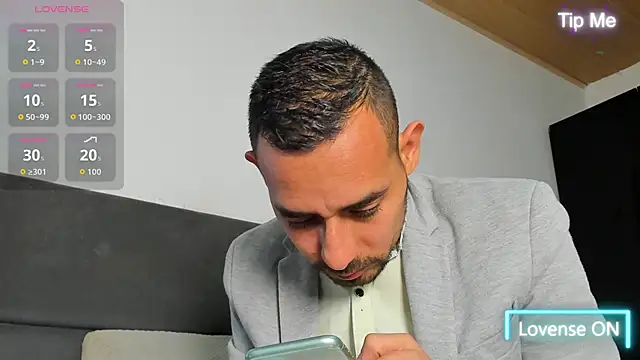 Snapshot of jhonyalzate2 chatting on 05-30-26, 02:52 jhonyalzate2 online show from 05-30-26, 02:52