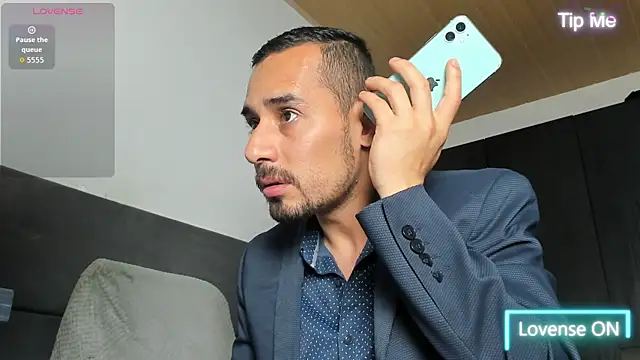 jhonyalzate2 online show from 07-10-26, 12:37