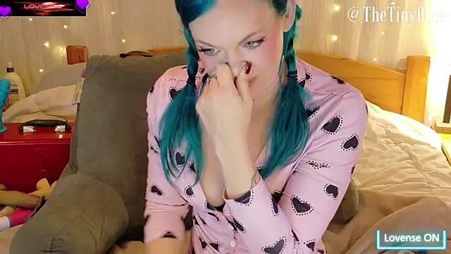 thetinyblue online show from 10-10-25, 05:56