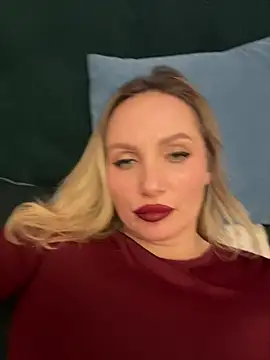 AngelOxy online show from 12-17-24, 02:22