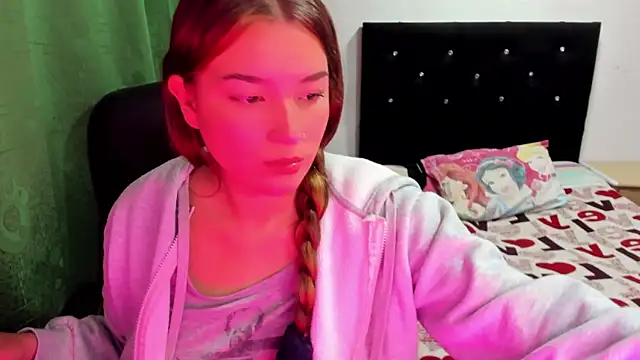 miariccii online show from 06-25-26, 02:44
