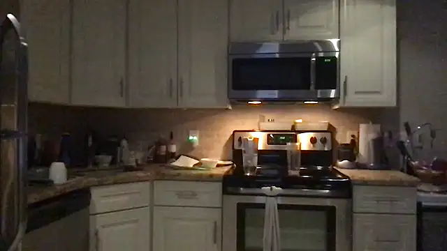 BigGuyMuscle online show from 11-15-25, 08:00