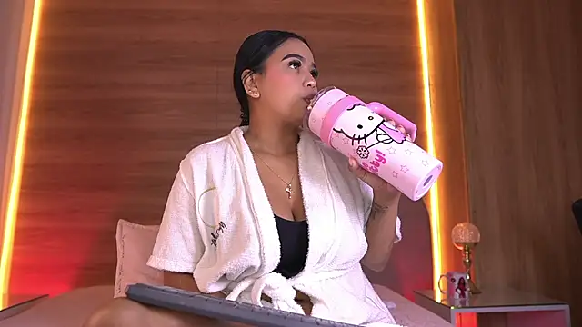 Snapshot of alexaa_walker chatting on 05-31-26, 12:12 alexaa walker online show from 05-31-26, 12:12