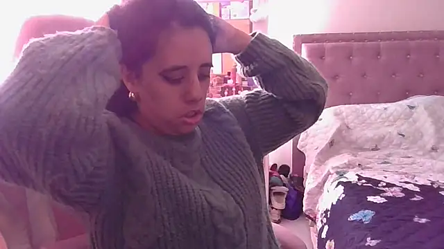 annarose19 online show from 03-17-25, 08:40