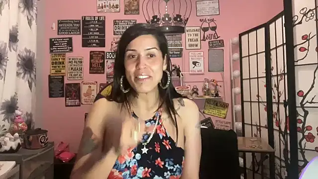 latinacubana online show from 02-05-25, 06:13