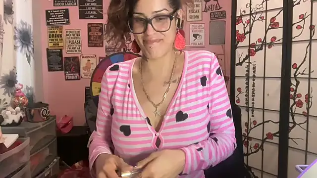 latinacubana online show from 02-15-25, 01:16