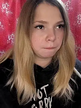 Zuli Kiska online show from 10-24-25, 11:17