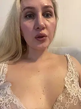 YourBlondee online show from 01-22-25, 04:23