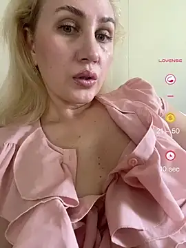 YourBlondee online show from 05-26-26, 03:57