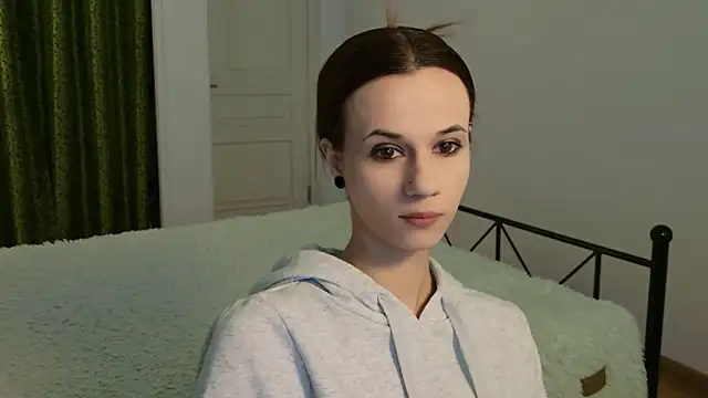 ItsAlisia online show from 09-28-25, 05:46