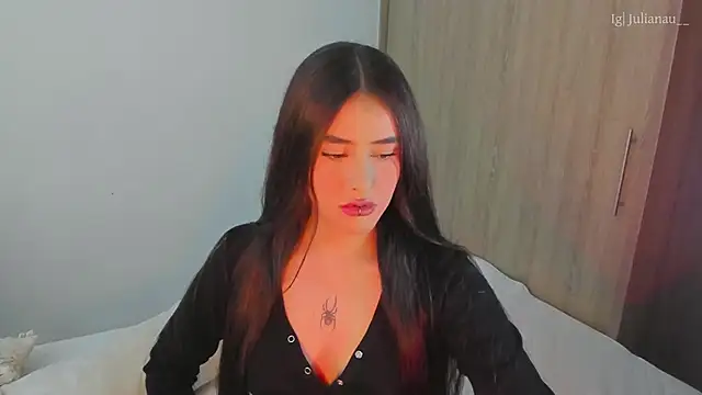 Snapshot of iriswest_ chatting on 02-26-25, 10:42 iriswest  online show from 02-26-25, 10:42