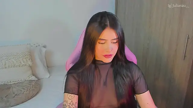Snapshot of iriswest_ chatting on 03-18-25, 10:58 iriswest  online show from 03-18-25, 10:58
