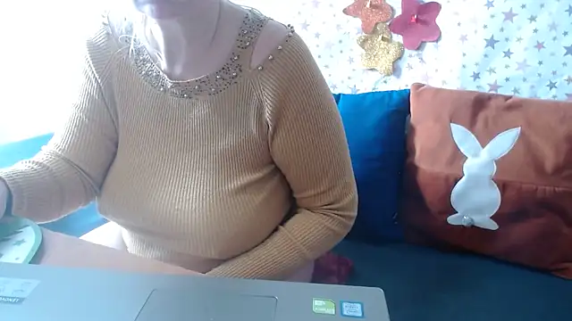 Snapshot of QueenLana chatting on 04-24-26, 06:38 QueenLana online show from 04-24-26, 06:38