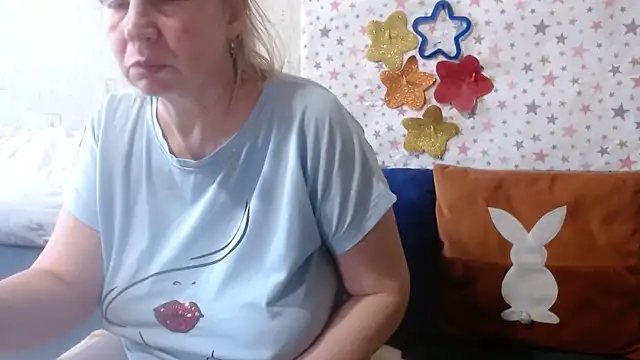 Snapshot of QueenLana chatting on 06-07-26, 08:40 QueenLana online show from 06-07-26, 08:40
