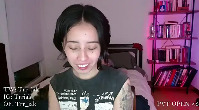 babyluna 8 8 online show from 01-22-25, 03:20