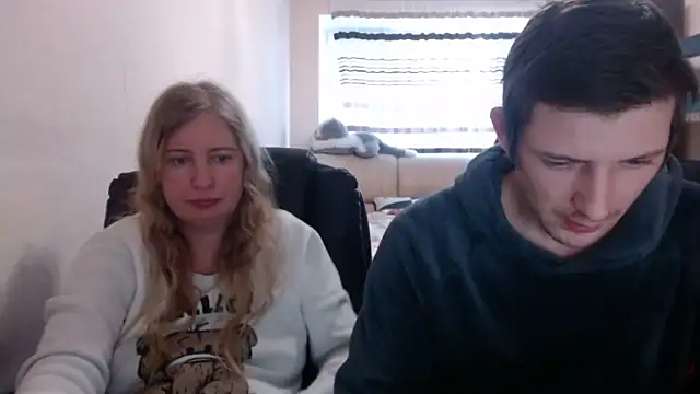 PeterAndJen online show from 03-08-25, 07:20